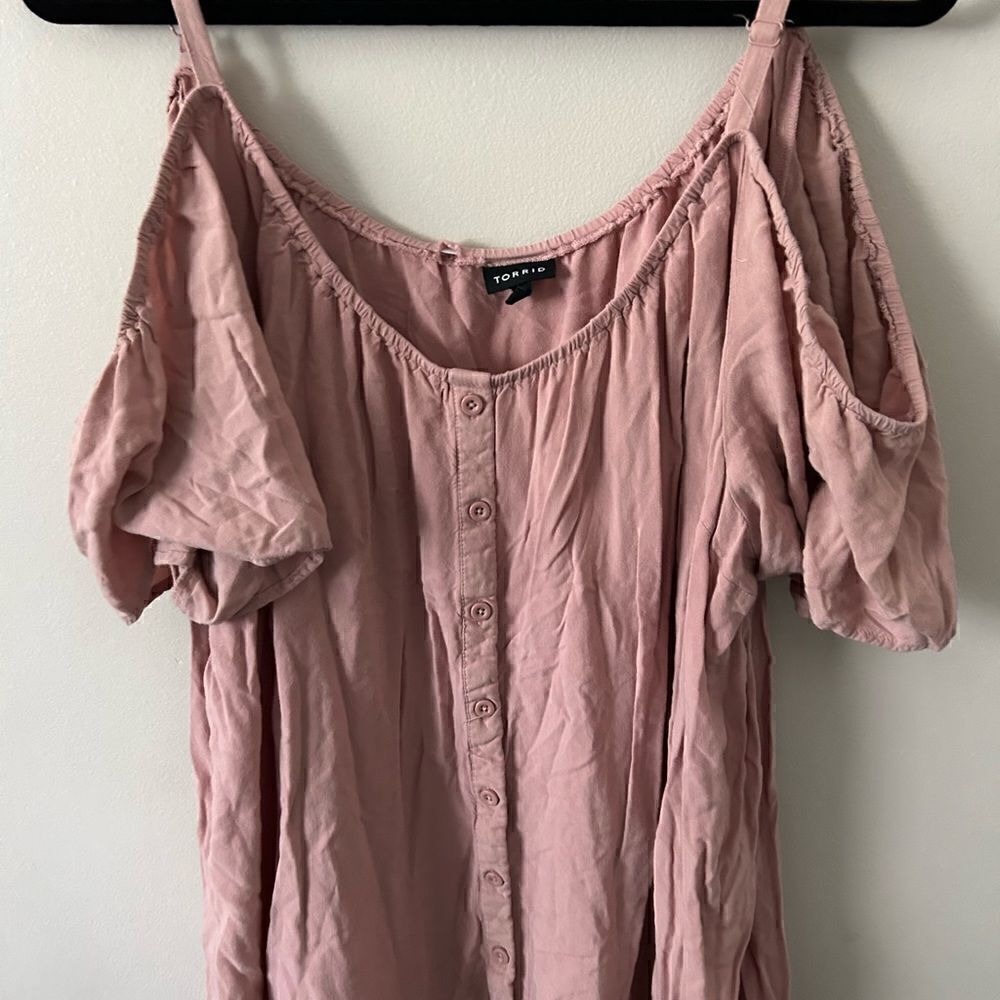 Torrid Challis Cold Shoulder Top 4X - Picture 3 of 6